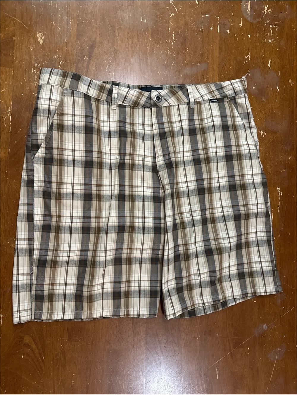 Hurley Men's Plaid Flat Front Shorts - Beige, Brown, Black Size 40